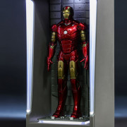 Hot Toys Marvel Miniature: Iron Man 3 (Mark 3 with Hall of Armor) Figúrka 