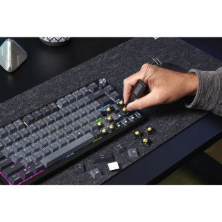 Corsair K65 PLUS WIRELESS 75 % RGB klávesnica Hranie Bezdrôtové RF + USB QWERTY Anglický Čierna PC