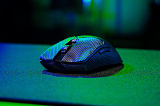 Razer Viper V2 Pro myš Hranie Pravoruké RF Wireless + USB Type-C Optický 30000 DPI PC