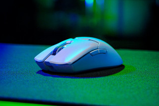 Razer Viper V2 Pro myš Hranie Pravoruké RF Wireless + USB Type-C Optický 30000 DPI PC